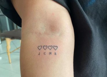 Tatuajes pequeños para mujer que celebran la familia