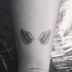 Tatuajes de alas pequeñas