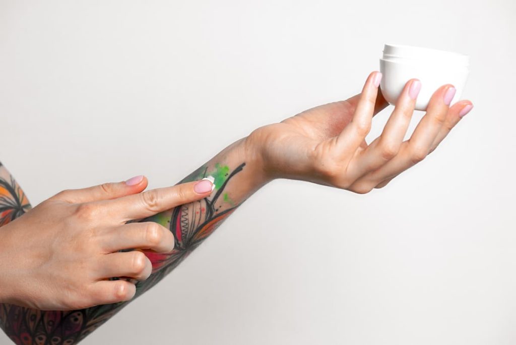 los mejores ungüentos y cremas para cuidar tu tatuaje