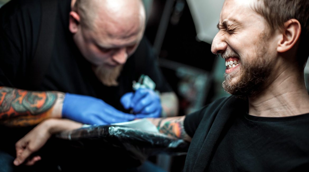 ¿Te duele Cómo manejar el dolor al hacerte un tatuaje